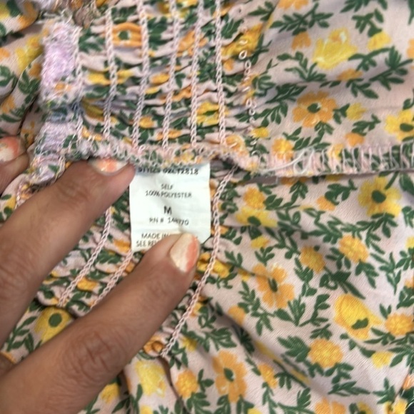 SIENNA SKY FLORAL ELASTIC WAIST BLOUSE SZ M GUC CAREER DATE NIGHT EVERYDAY - Picture 9 of 9